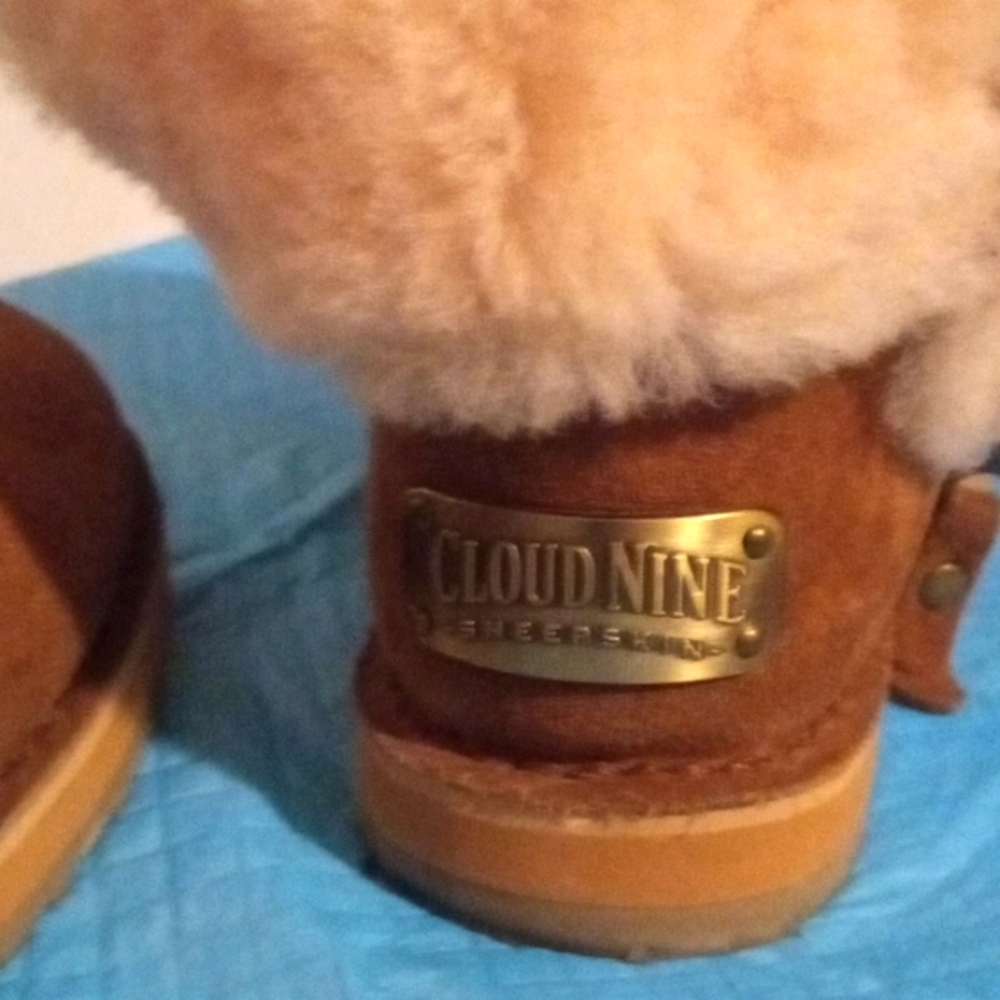 Tamarac size 6 norway shearling boot in cognac suede